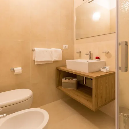 Nocleg ze śniadaniem Cavour 3*