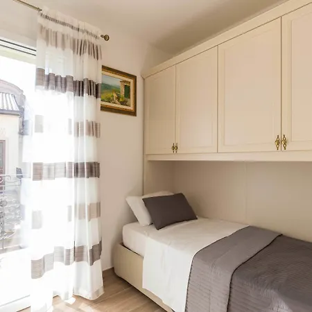 Cavour Bed and Breakfast 3*