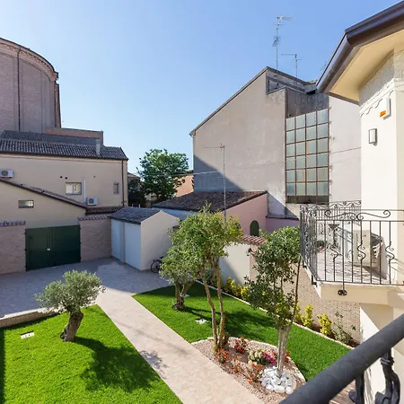 Cavour Bed and Breakfast 3*