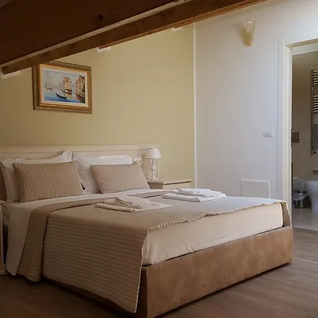 Cavour Nocleg ze śniadaniem 3*