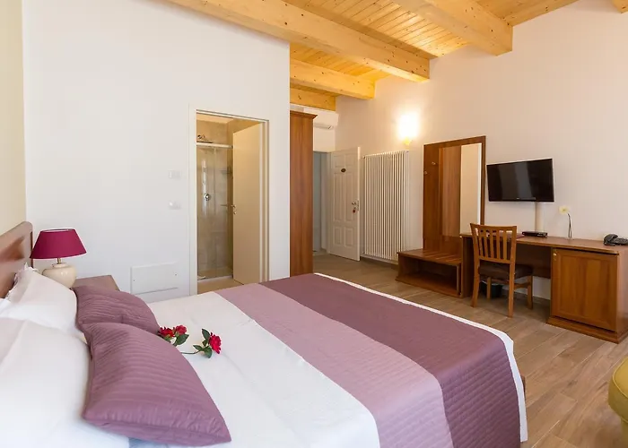 Cavour 4*