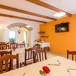 Cavour 4*