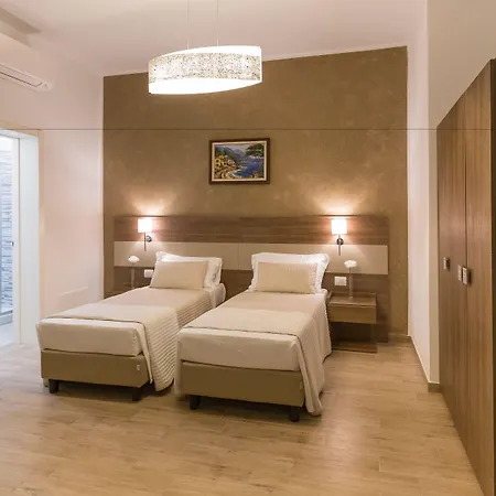 Cavour 4*