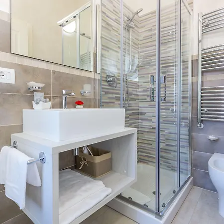 Oda ve Kahvaltı Cavour 3*