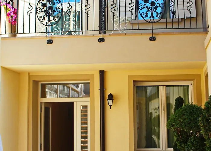 Cavour Bed & Breakfast 4*