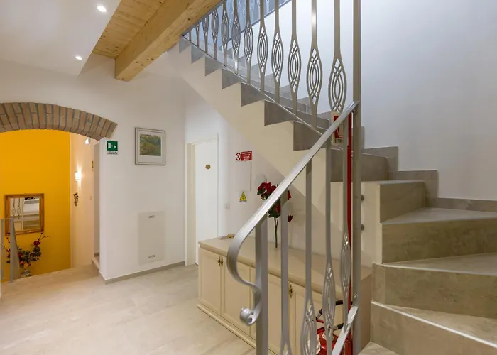 Bed & Breakfast Cavour 4*