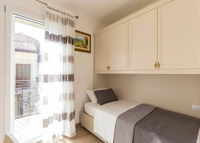 Cavour Bed & Breakfast 4*