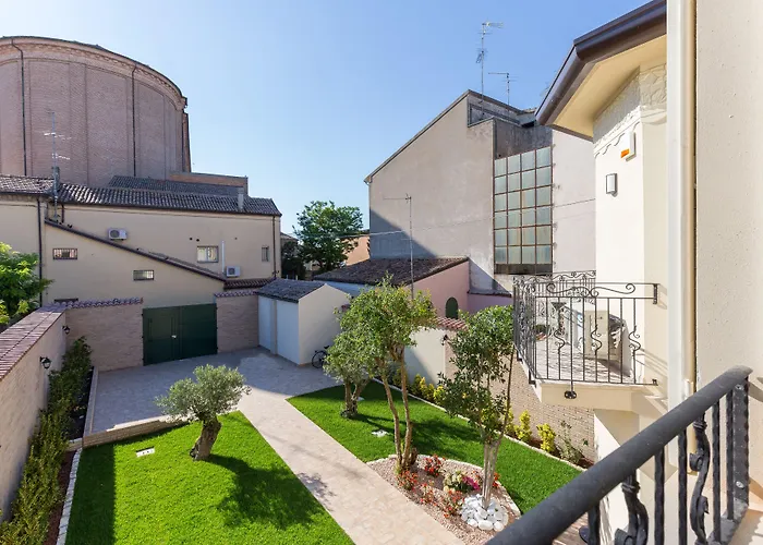 Cavour Bed & Breakfast 4*